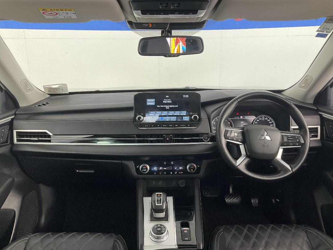 Photo '17' of Mitsubishi Outlander Photo '17' of Mitsubishi Outlander