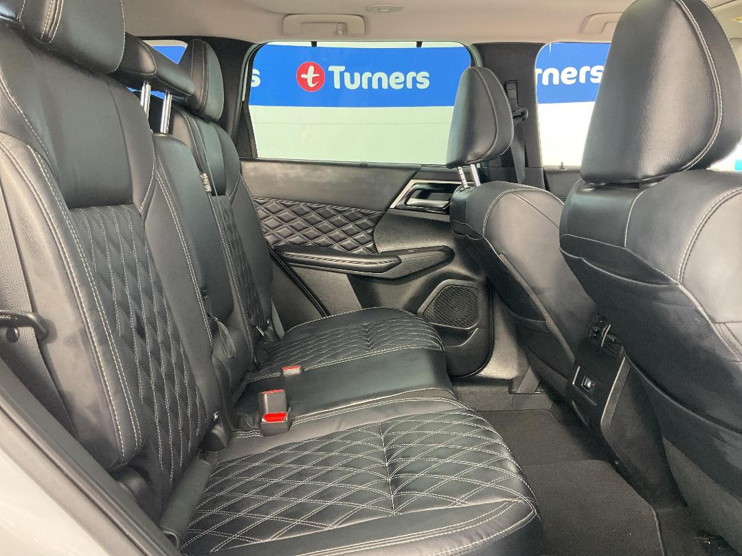 Photo '20' of Mitsubishi Outlander Photo '20' of Mitsubishi Outlander