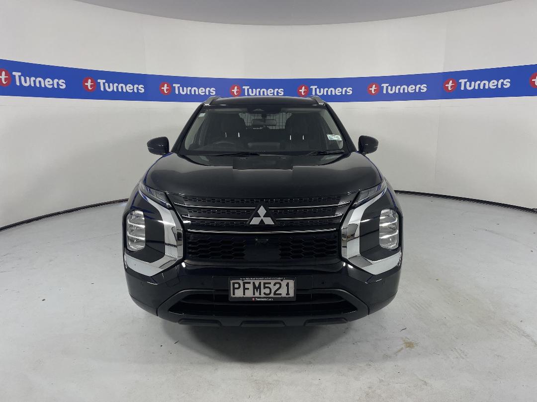 Photo '2' of Mitsubishi Outlander Photo '2' of Mitsubishi Outlander