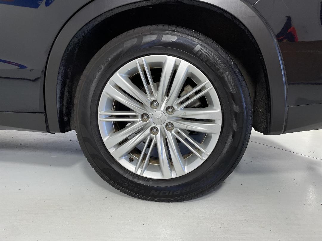 Photo '11' of Mitsubishi Outlander Photo '11' of Mitsubishi Outlander