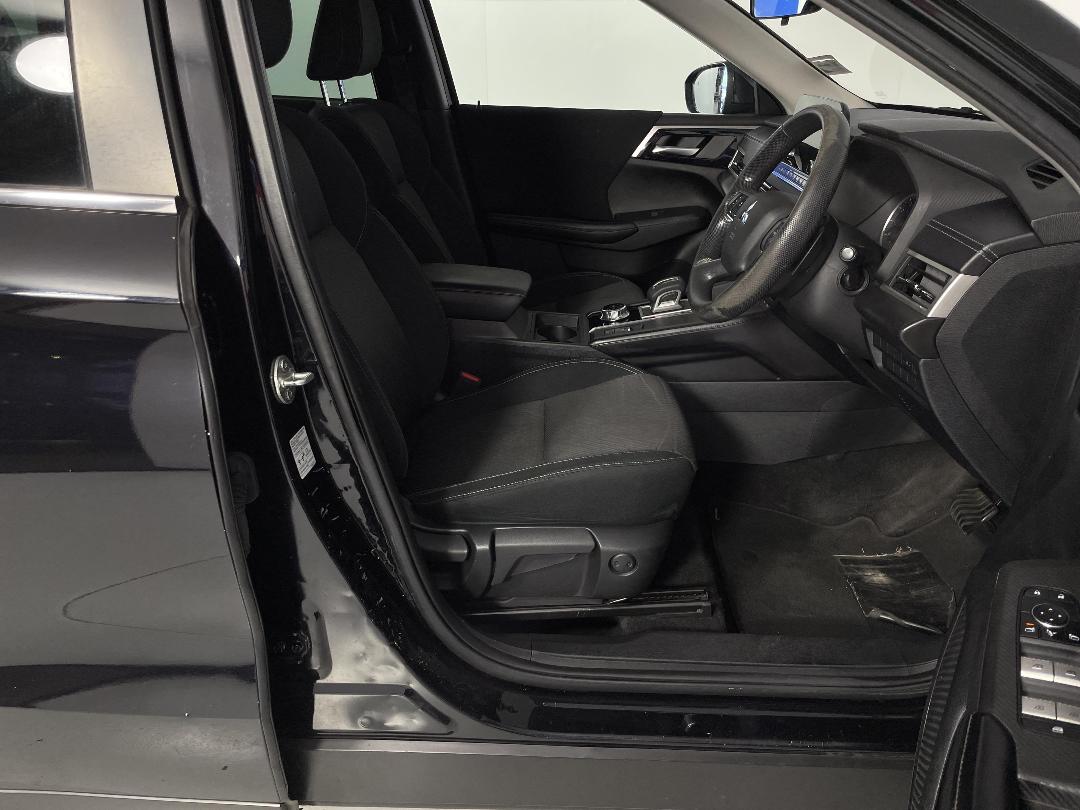 Photo '16' of Mitsubishi Outlander Photo '16' of Mitsubishi Outlander