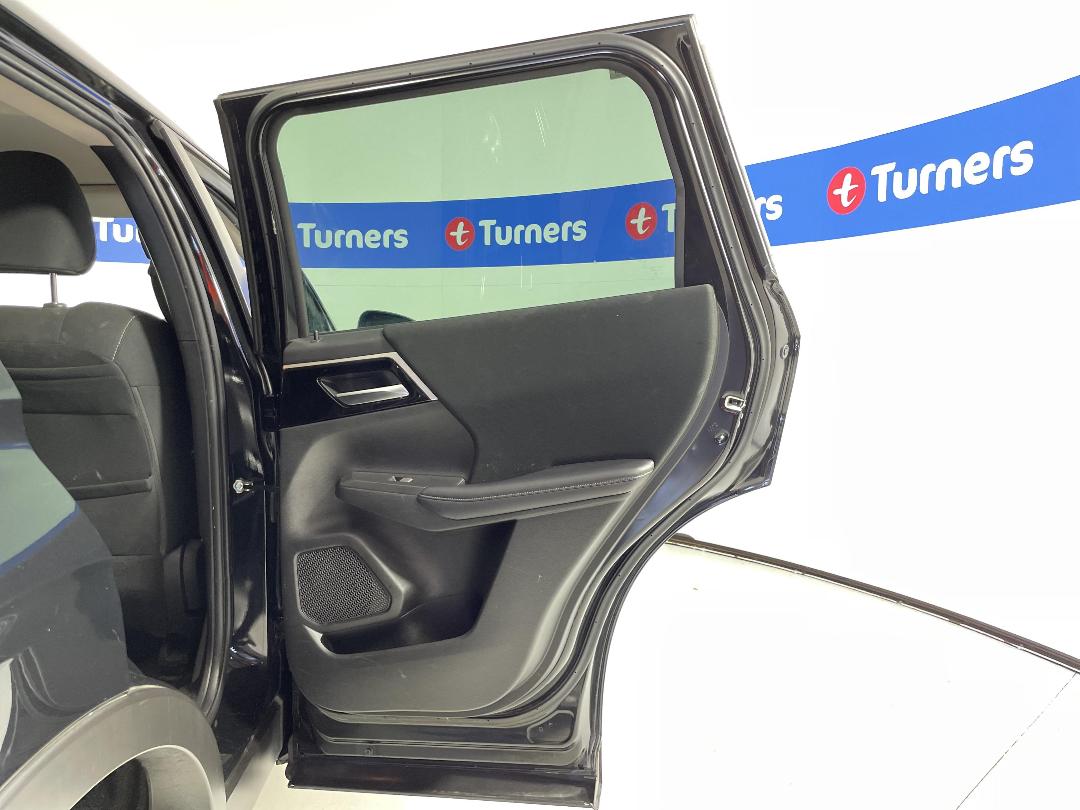 Photo '19' of Mitsubishi Outlander Photo '19' of Mitsubishi Outlander