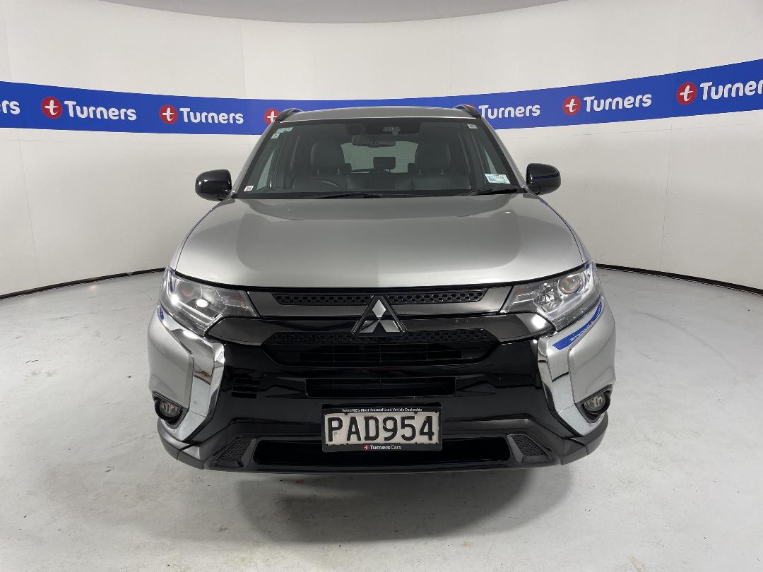 Photo '2' of Mitsubishi Outlander