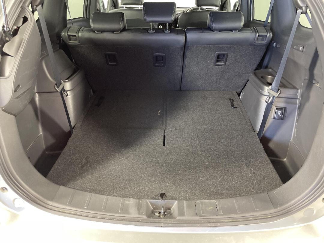 Photo '14' of Mitsubishi Outlander