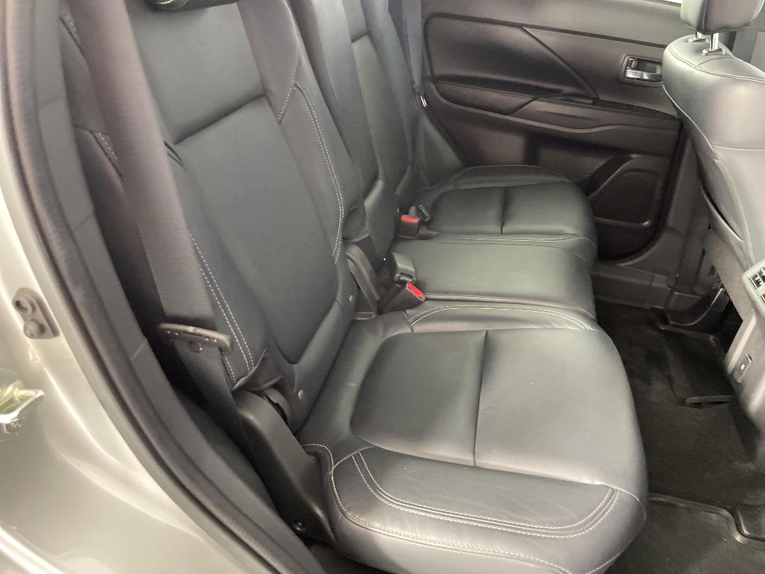 Photo '20' of Mitsubishi Outlander