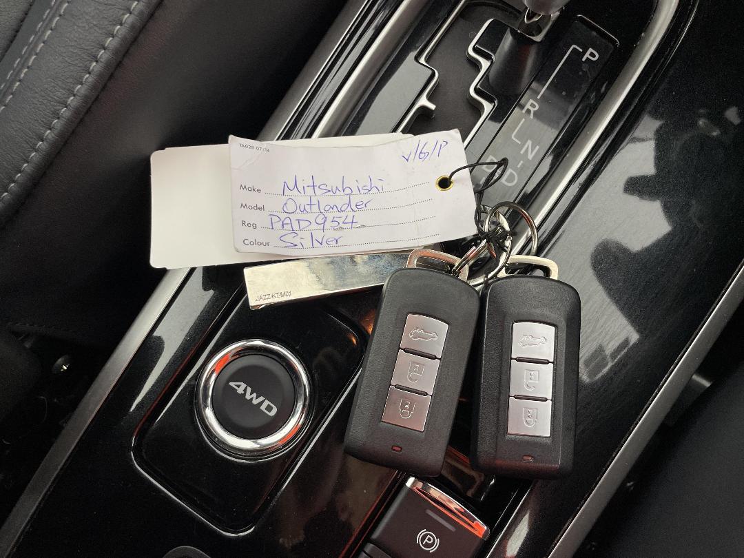 Photo '22' of Mitsubishi Outlander