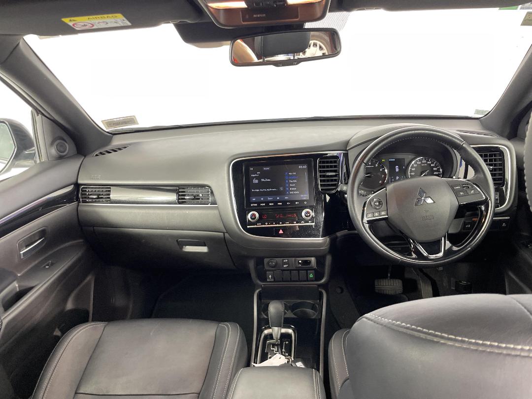 Photo '17' of Mitsubishi Outlander