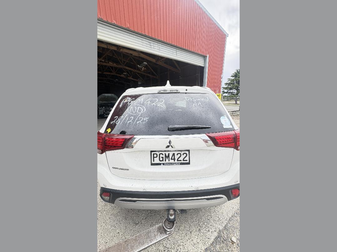 Photo '4' of Mitsubishi Outlander LS