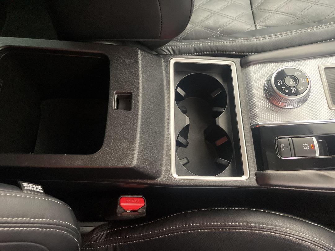 Photo '32' of Mitsubishi Outlander Photo '32' of Mitsubishi Outlander