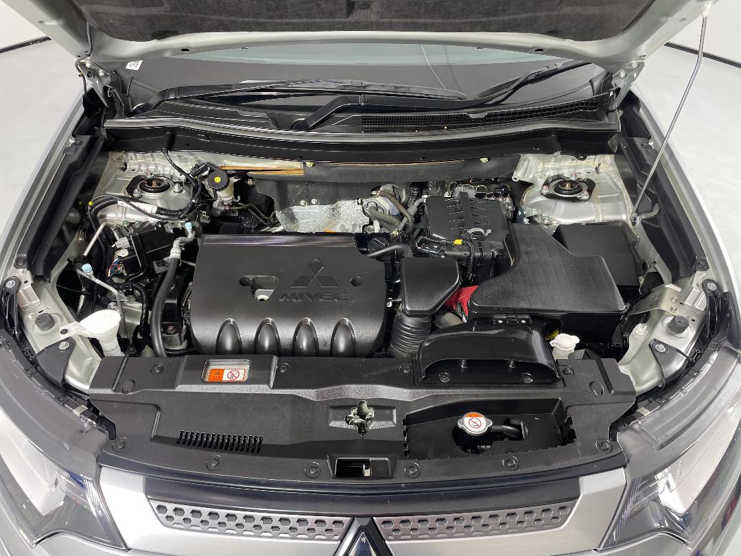 Photo '13' of Mitsubishi Outlander Photo '13' of Mitsubishi Outlander