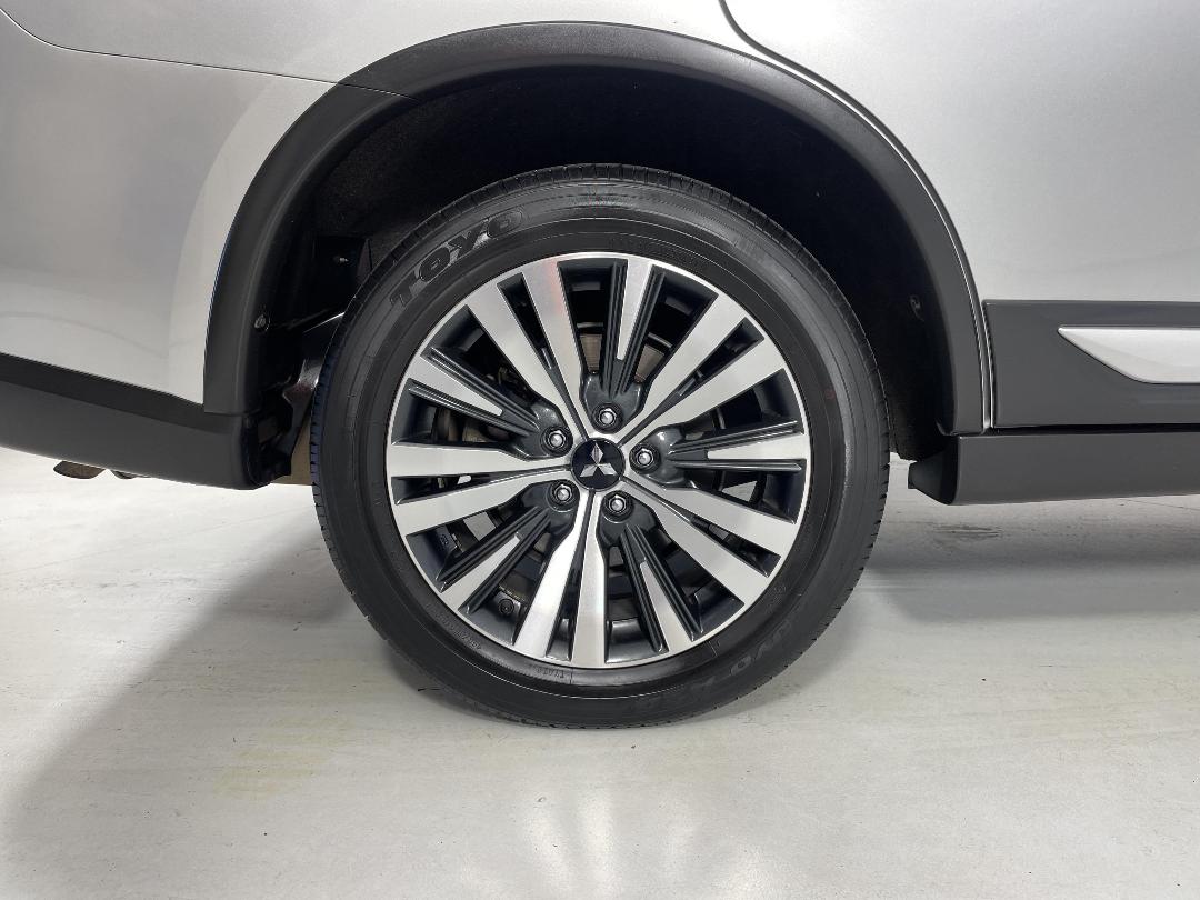 Photo '12' of Mitsubishi Outlander Photo '12' of Mitsubishi Outlander