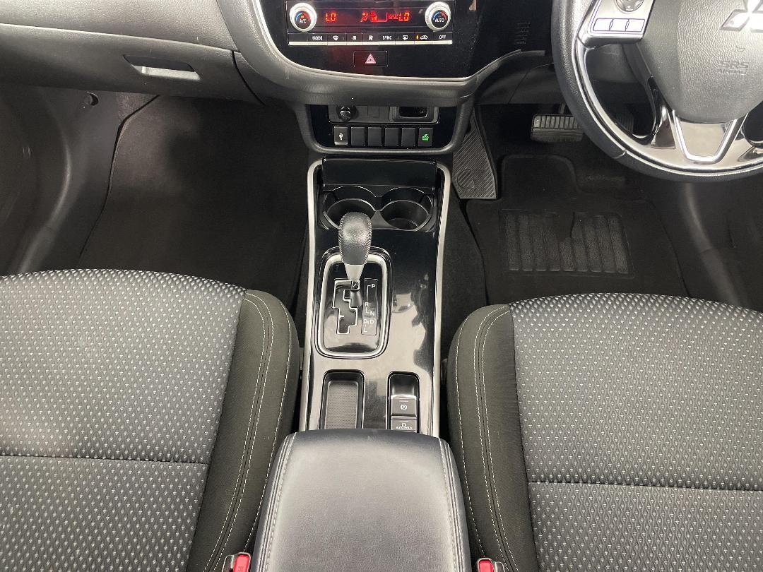 Photo '18' of Mitsubishi Outlander Photo '18' of Mitsubishi Outlander