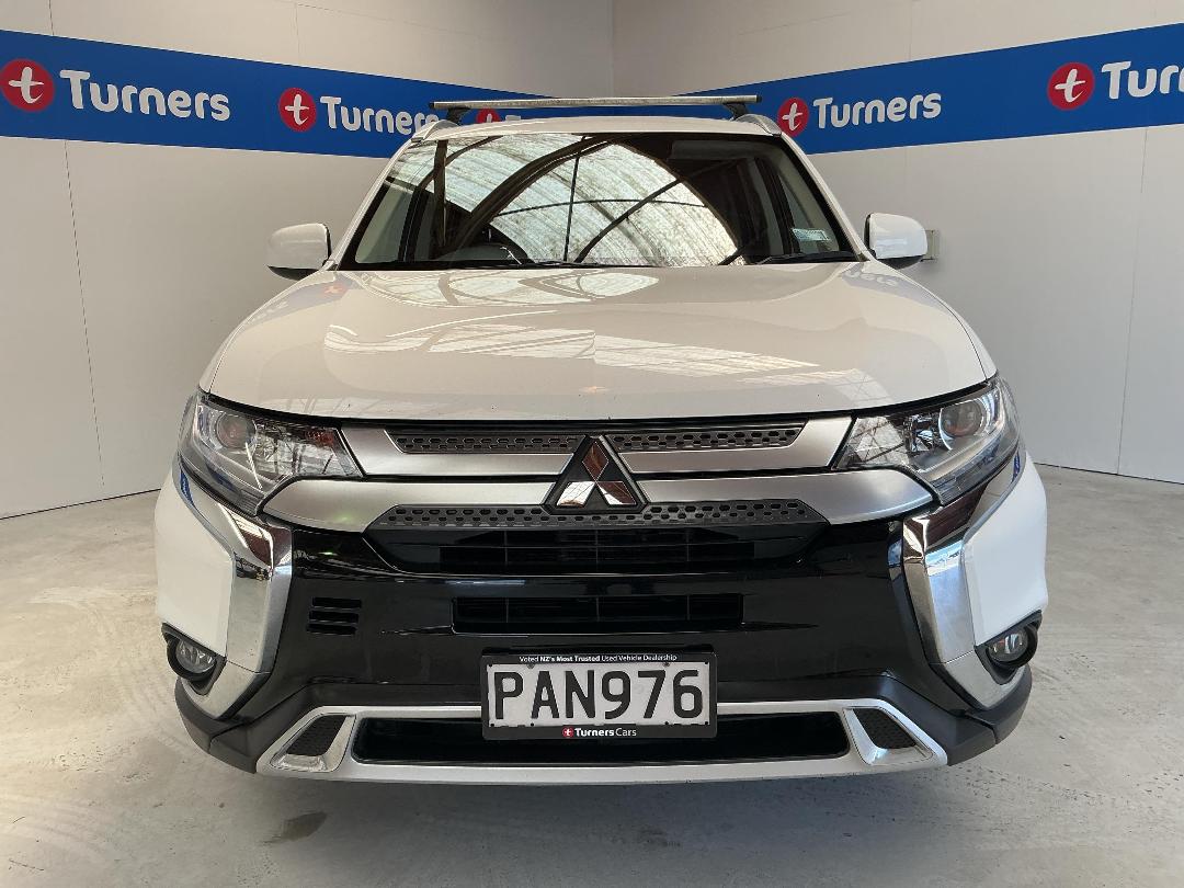 Photo '2' of Mitsubishi Outlander Photo '2' of Mitsubishi Outlander