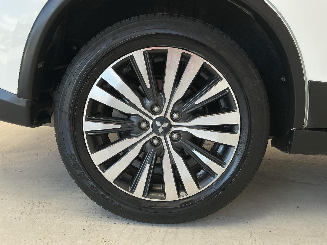 Photo '12' of Mitsubishi Outlander Photo '12' of Mitsubishi Outlander