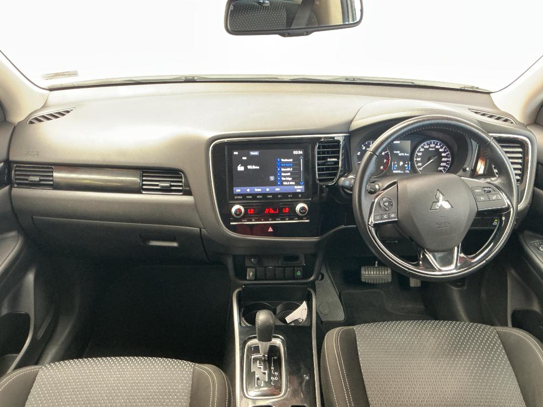 Photo '17' of Mitsubishi Outlander Photo '17' of Mitsubishi Outlander