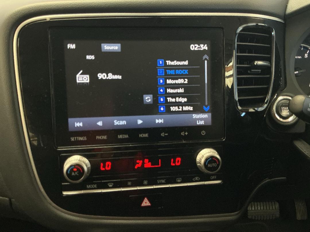 Photo '18' of Mitsubishi Outlander Photo '18' of Mitsubishi Outlander