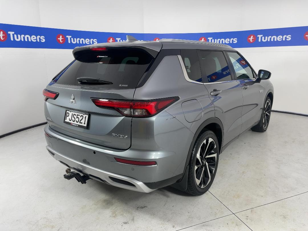 Photo '7' of Mitsubishi Outlander