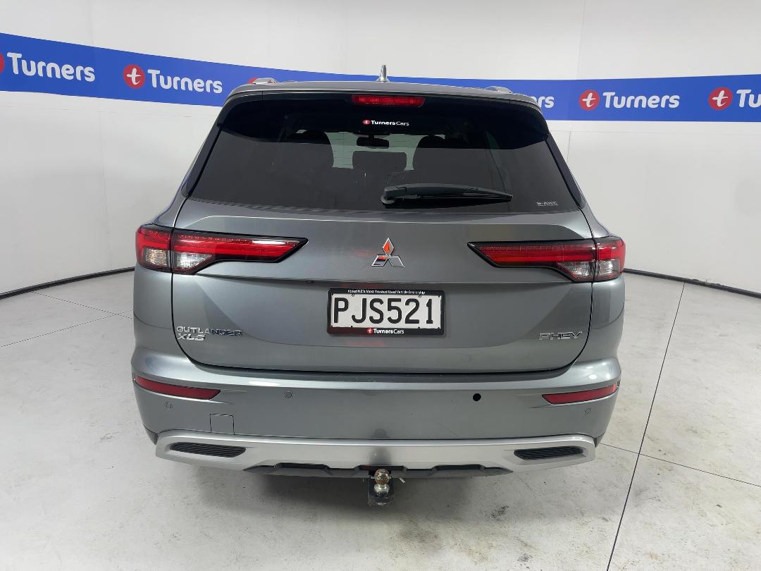 Photo '6' of Mitsubishi Outlander