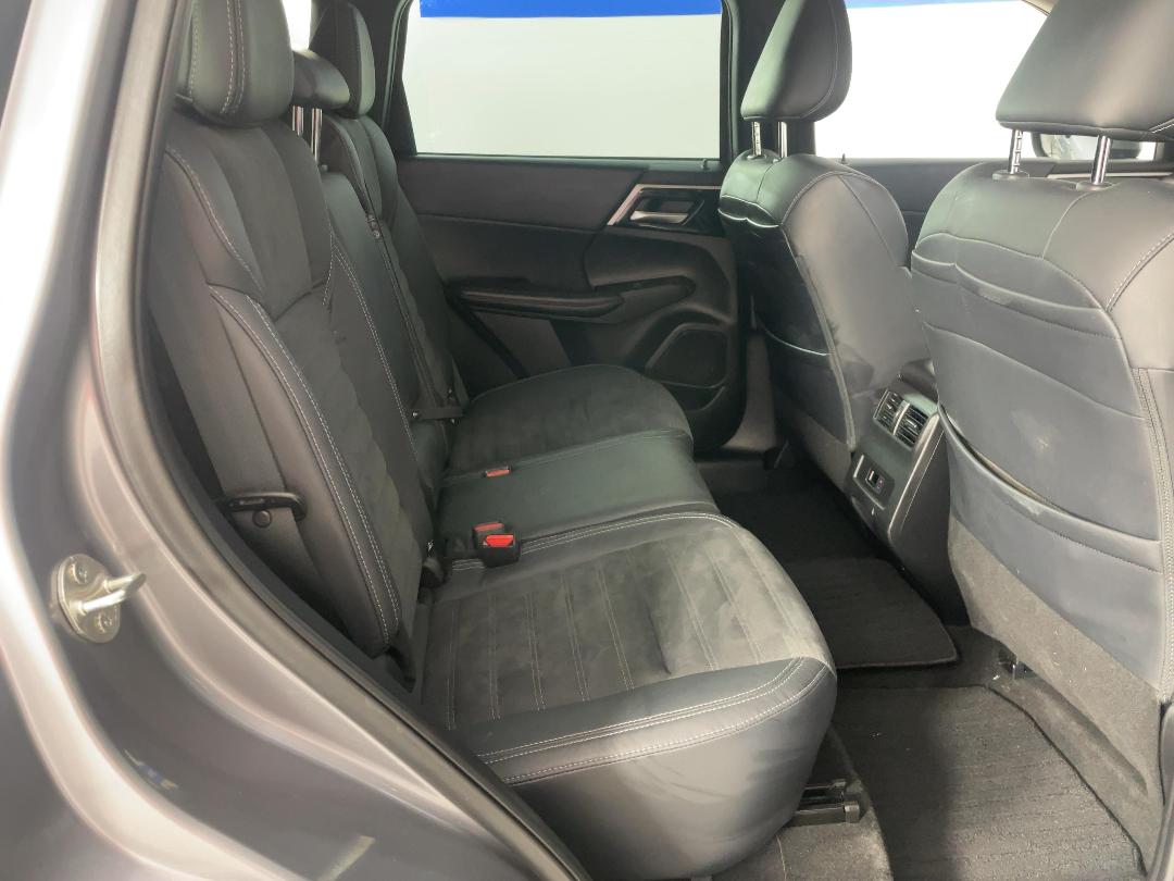 Photo '20' of Mitsubishi Outlander