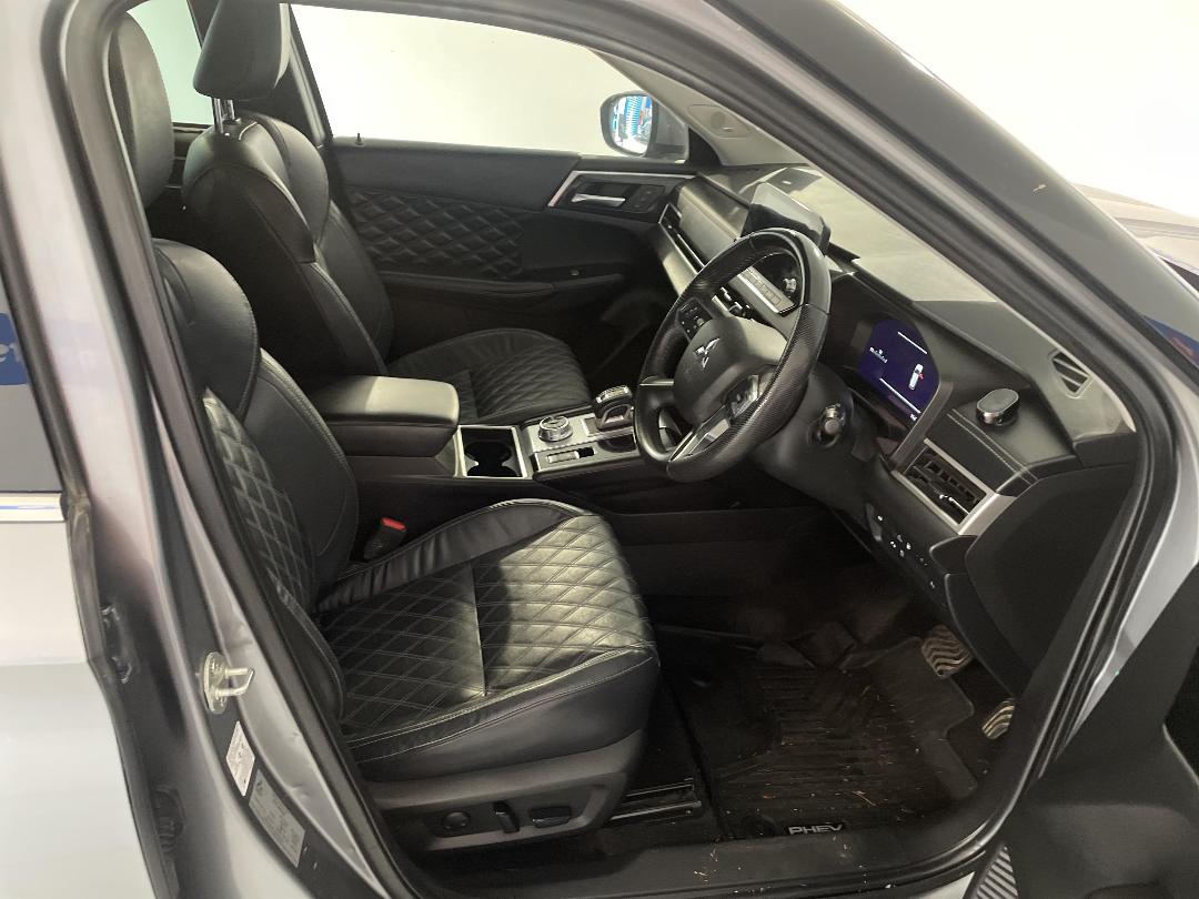 Photo '16' of Mitsubishi Outlander Photo '16' of Mitsubishi Outlander