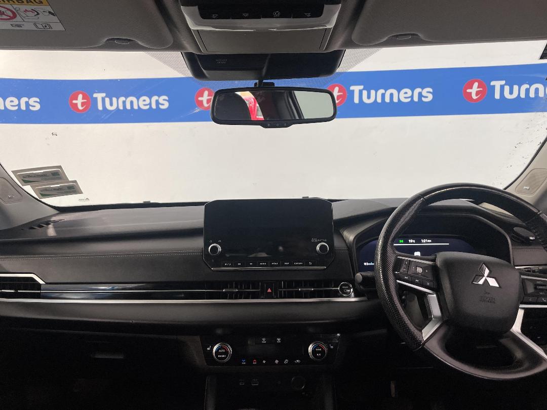 Photo '17' of Mitsubishi Outlander Photo '17' of Mitsubishi Outlander