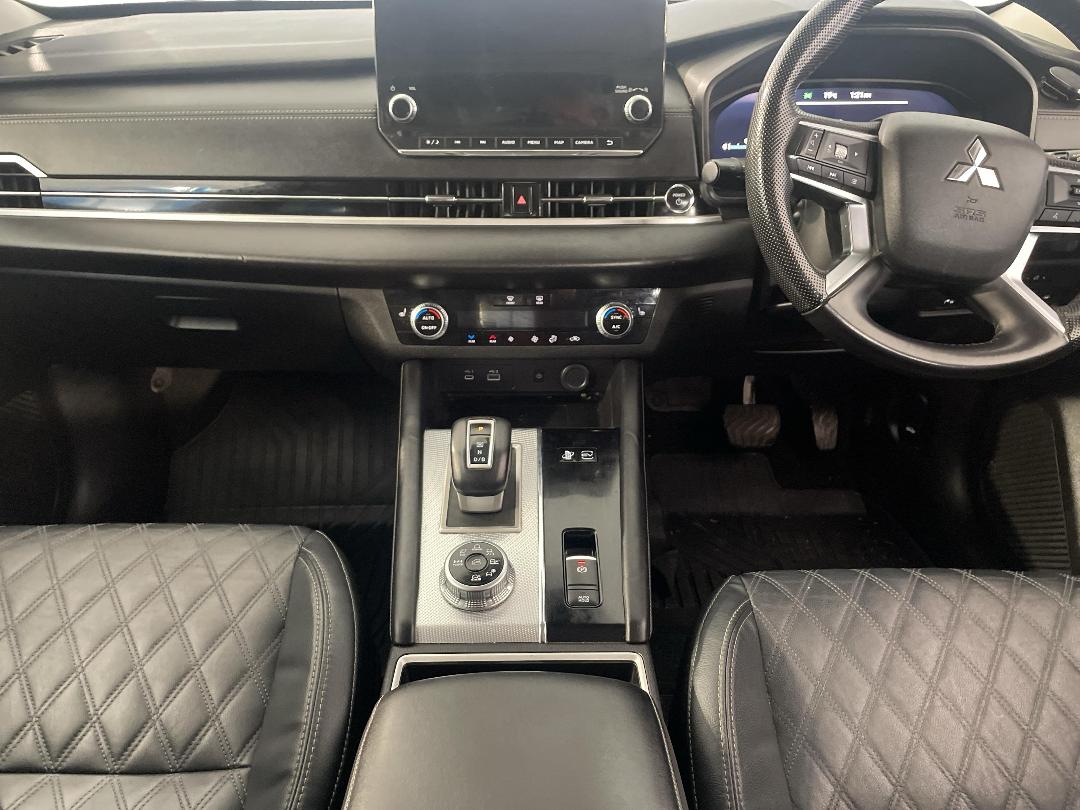 Photo '18' of Mitsubishi Outlander Photo '18' of Mitsubishi Outlander