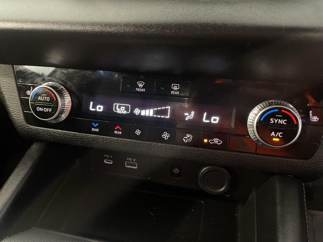 Photo '30' of Mitsubishi Outlander Photo '30' of Mitsubishi Outlander