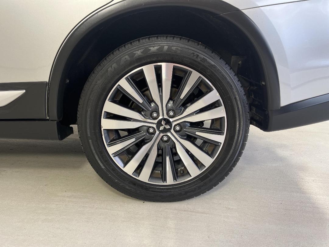 Photo '11' of Mitsubishi Outlander Photo '11' of Mitsubishi Outlander