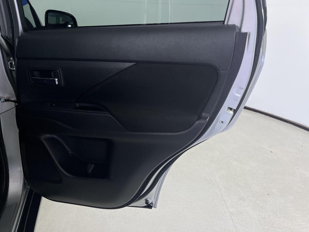 Photo '19' of Mitsubishi Outlander Photo '19' of Mitsubishi Outlander