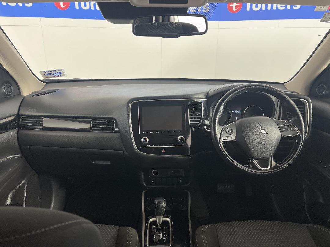 Photo '17' of Mitsubishi Outlander Photo '17' of Mitsubishi Outlander