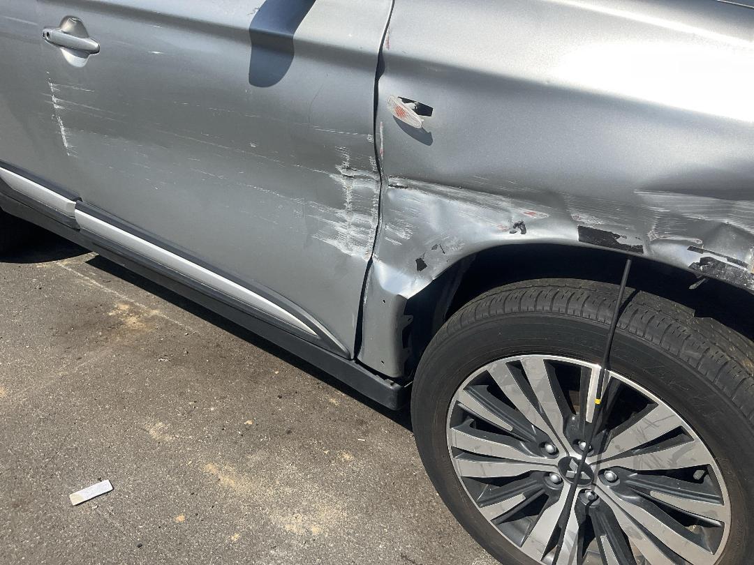 Photo '7' of Mitsubishi Outlander LS