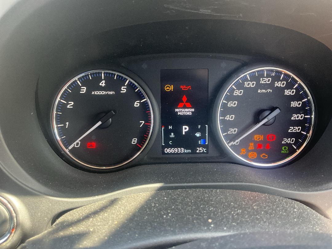 Photo '12' of Mitsubishi Outlander LS