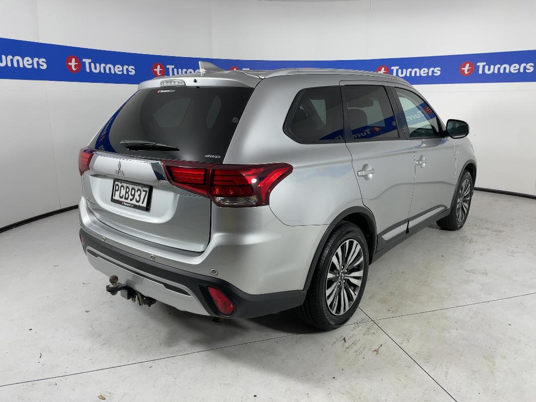 Photo '7' of Mitsubishi Outlander