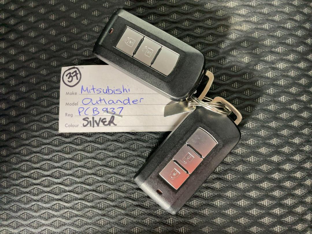 Photo '22' of Mitsubishi Outlander