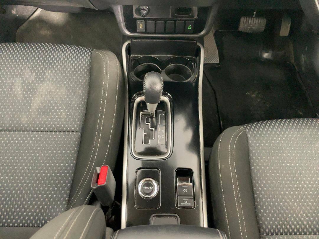 Photo '18' of Mitsubishi Outlander