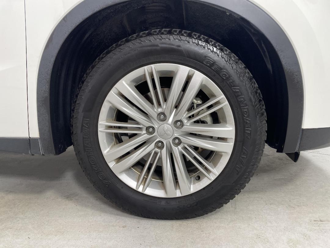 Photo '9' of Mitsubishi Outlander