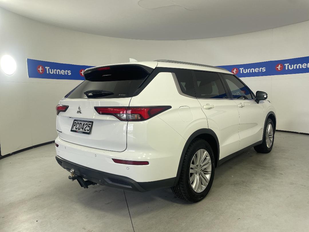 Photo '7' of Mitsubishi Outlander