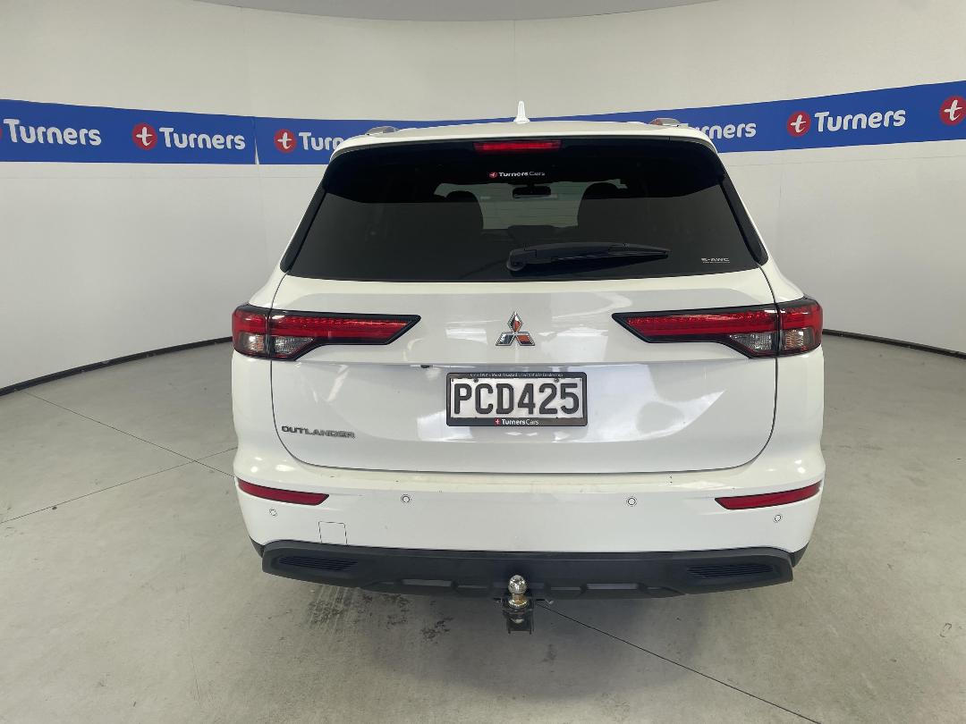 Photo '6' of Mitsubishi Outlander