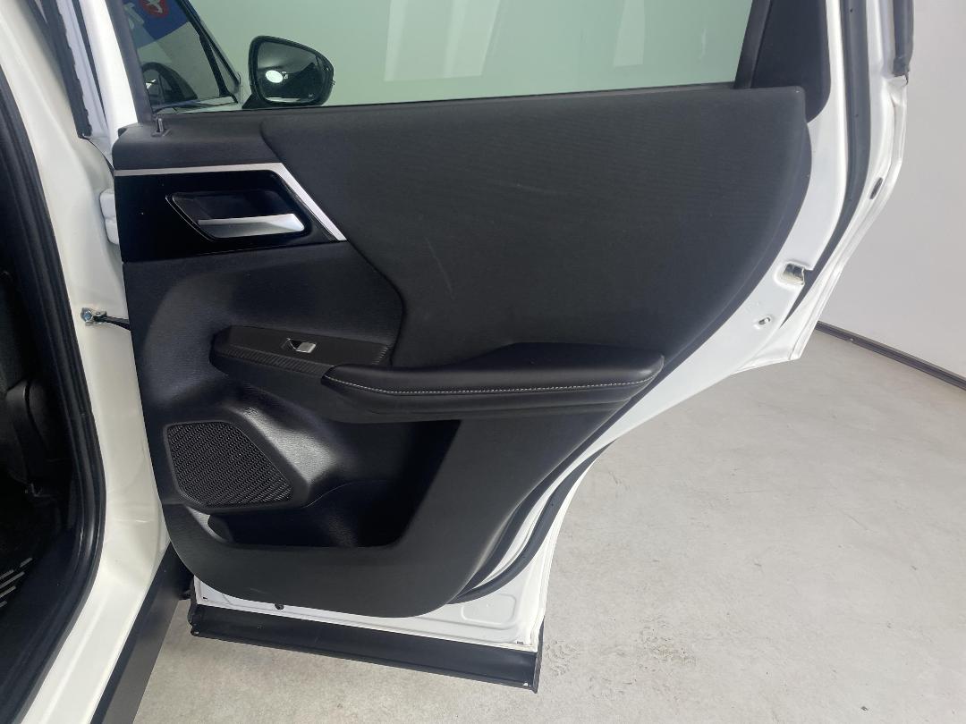 Photo '19' of Mitsubishi Outlander