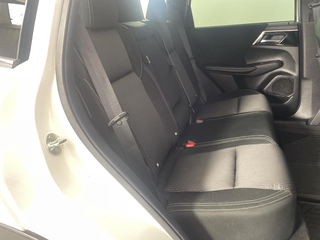 Photo '20' of Mitsubishi Outlander