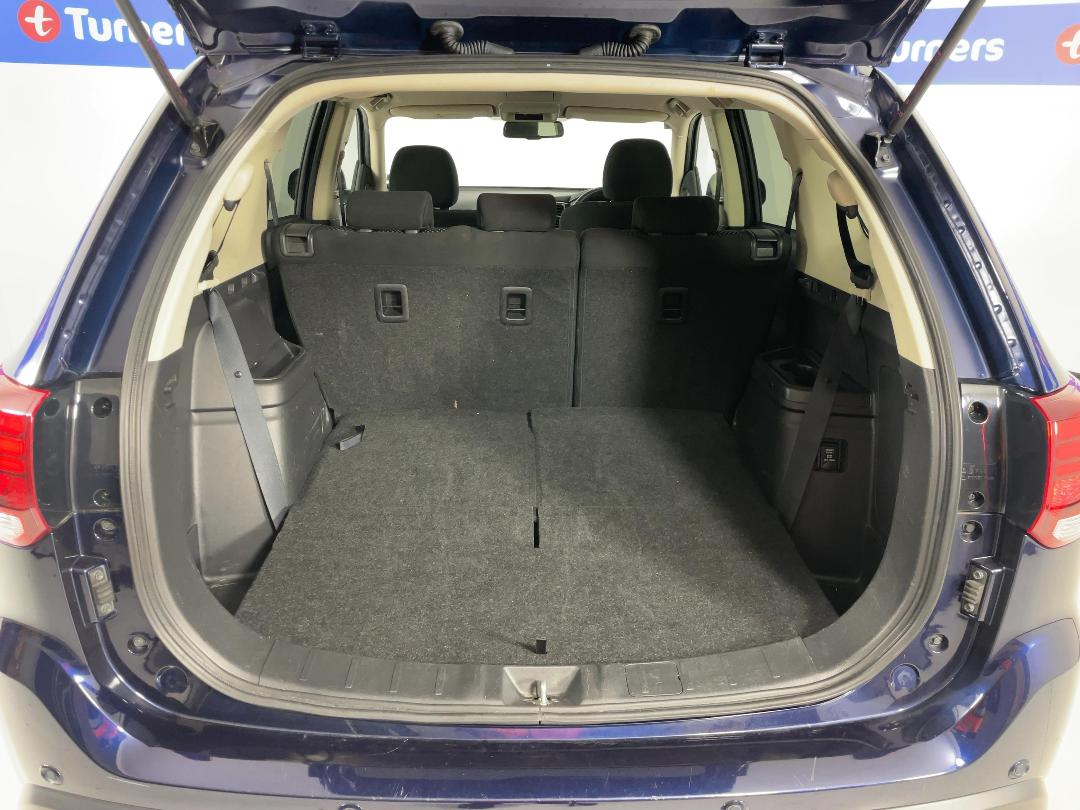 Photo '14' of Mitsubishi Outlander