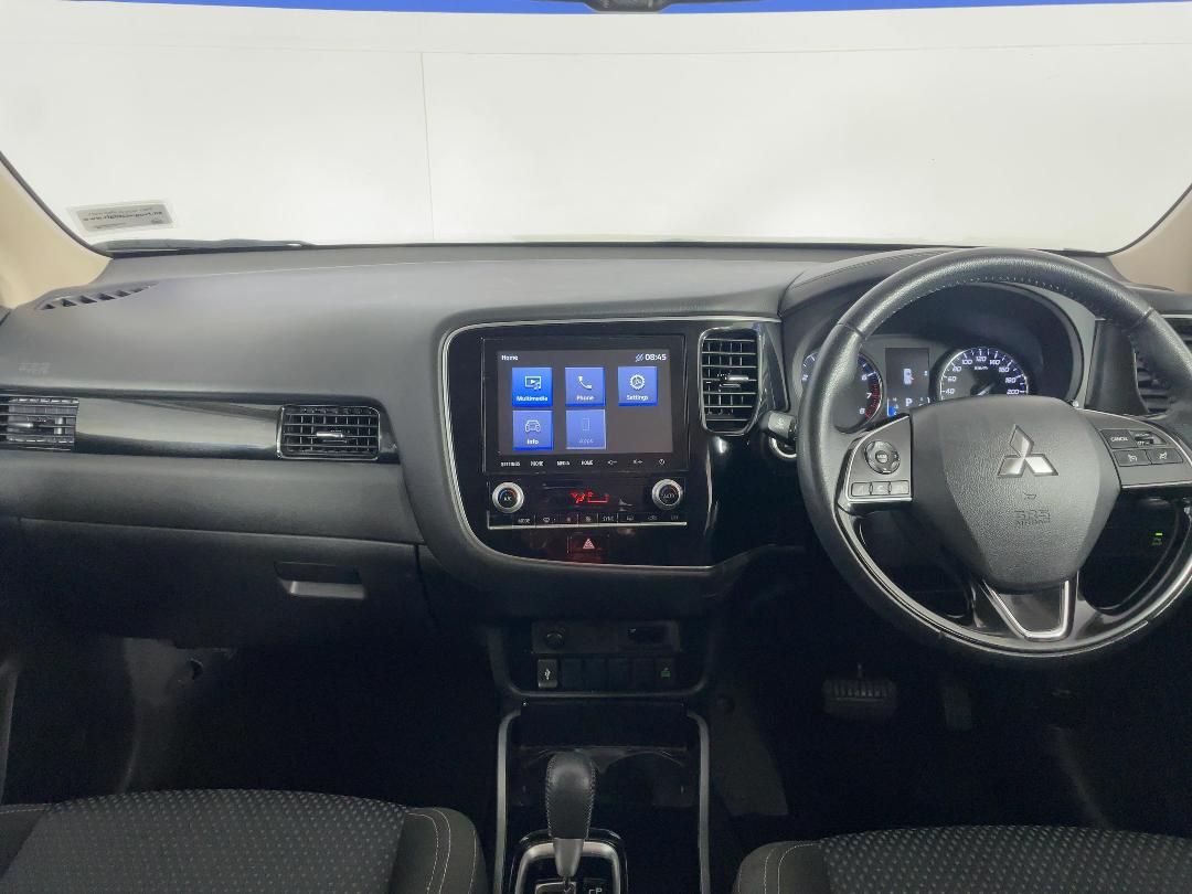 Photo '17' of Mitsubishi Outlander