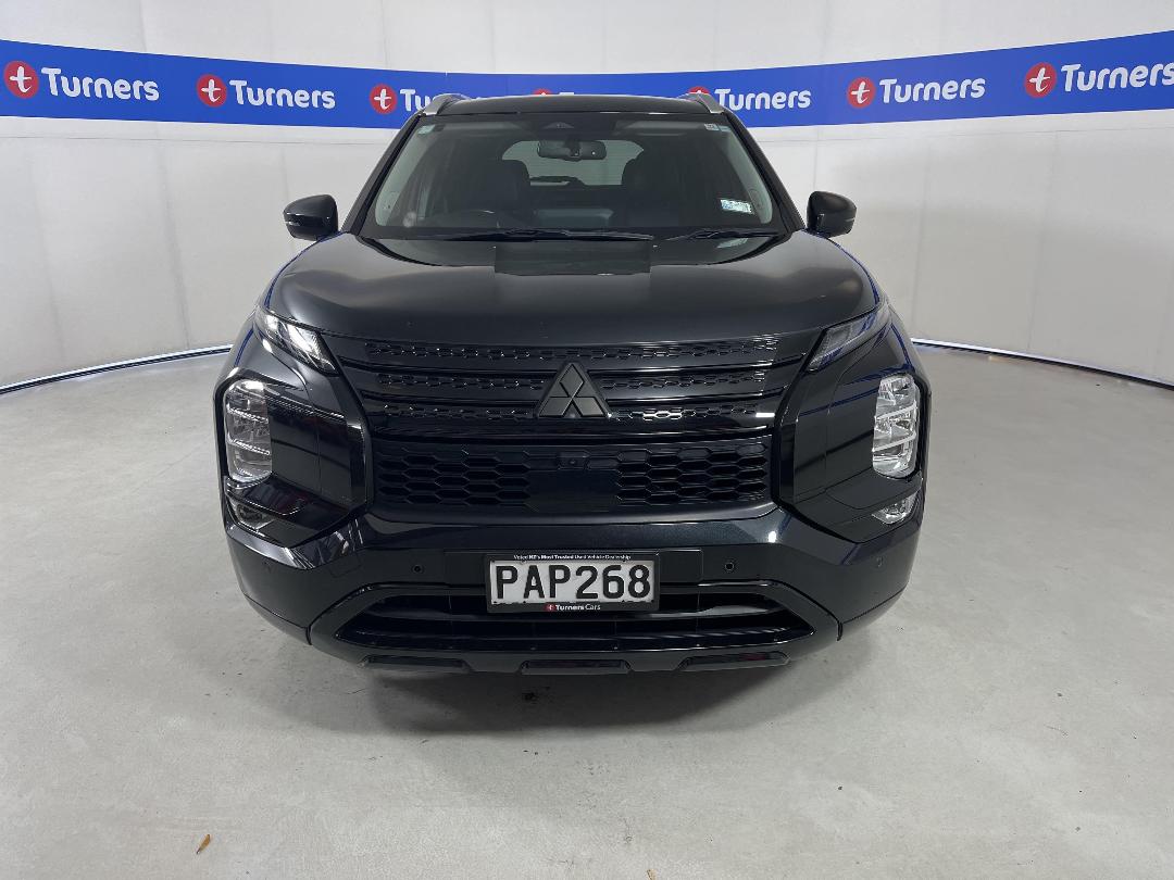 Photo '2' of Mitsubishi Outlander