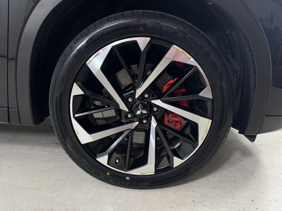 Photo '9' of Mitsubishi Outlander