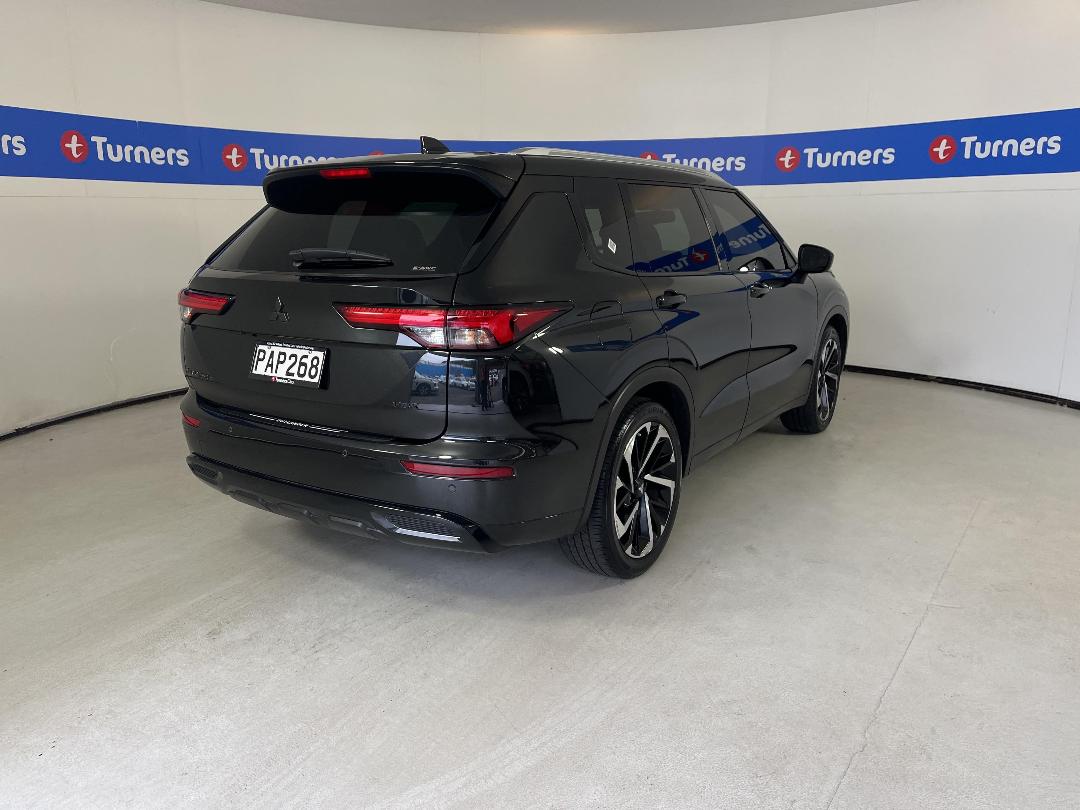 Photo '7' of Mitsubishi Outlander