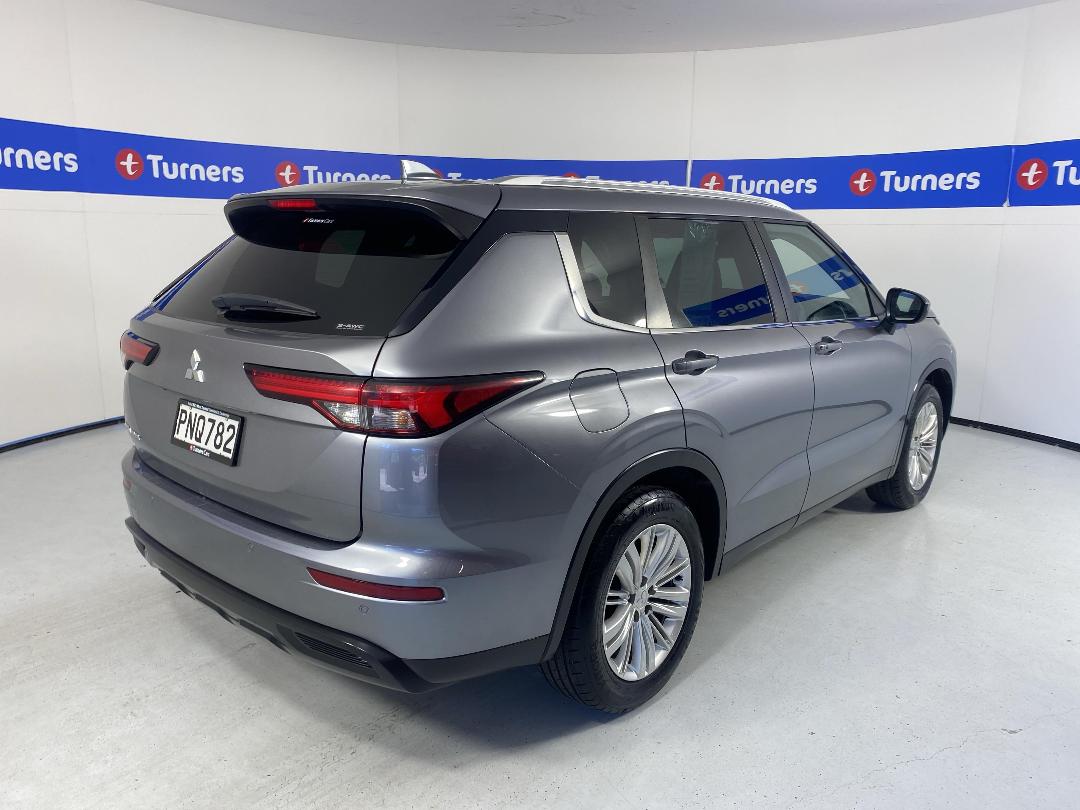 Photo '7' of Mitsubishi Outlander