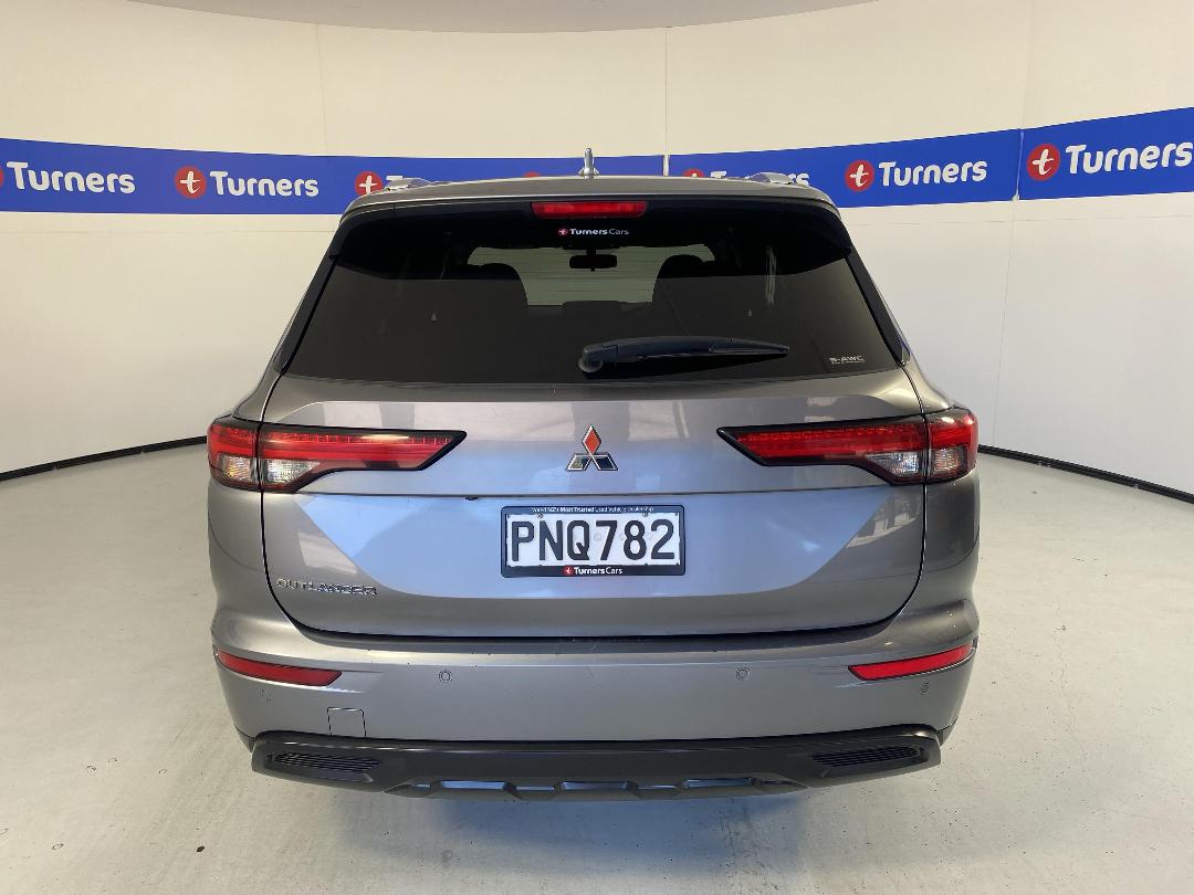 Photo '6' of Mitsubishi Outlander