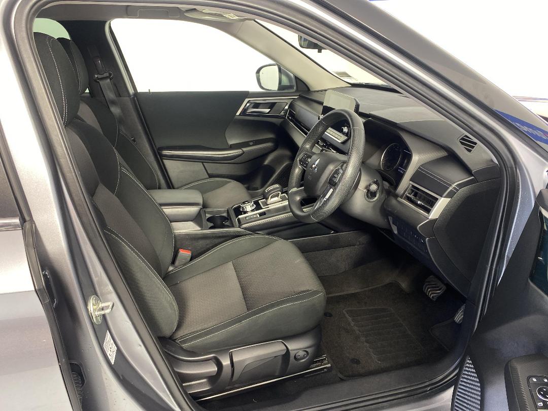 Photo '16' of Mitsubishi Outlander