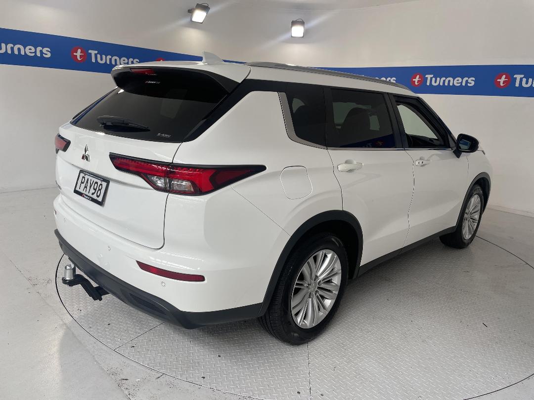 Photo '7' of Mitsubishi Outlander