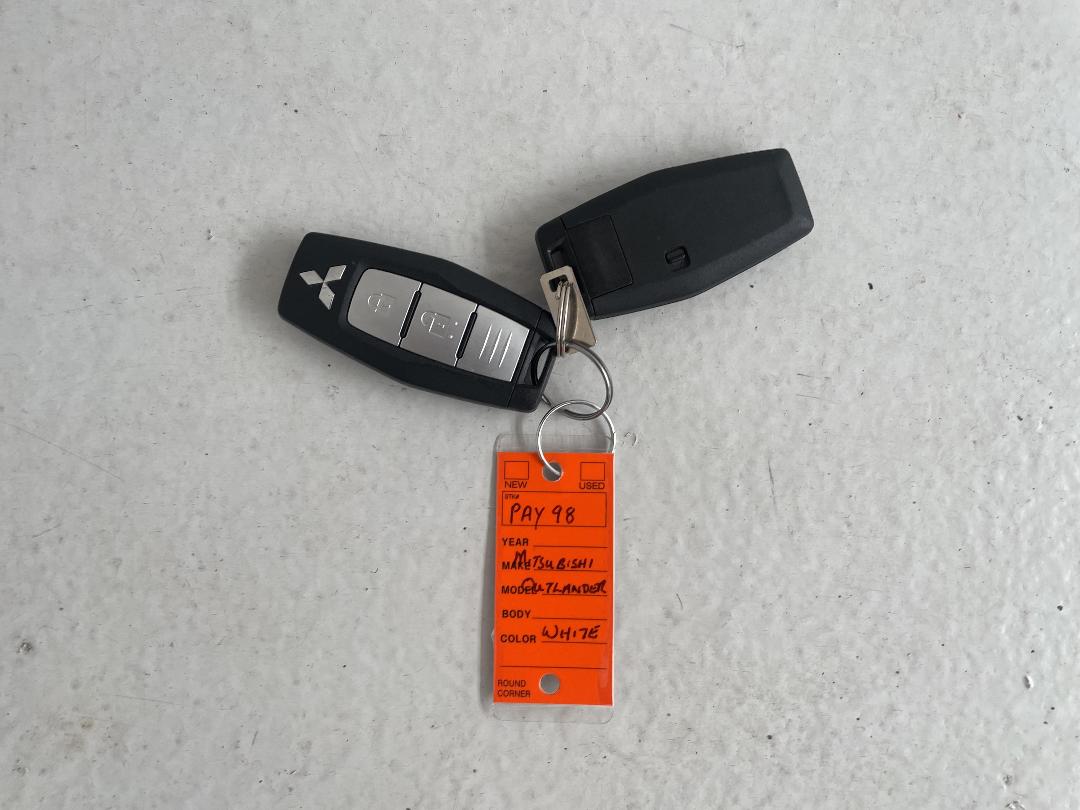 Photo '22' of Mitsubishi Outlander